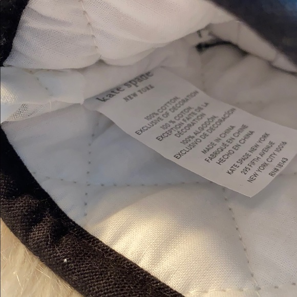 Kate Spade Black & white polka dot Oven Mitts NWT - Picture 3 of 8